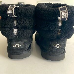 Kids Black Ugg boots Size 12US